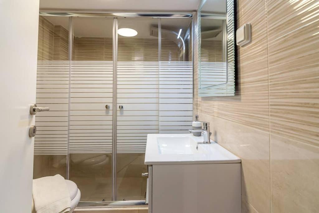 Brand New Decorated Flat For 4 Ppl In Pagrati Atenas Exterior foto